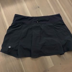 Lululemon size 8 skirt